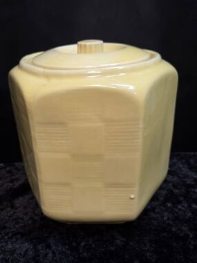 Shawnee USA Pottery Cookie Jar Yellow Basket Weave Hexagon AI